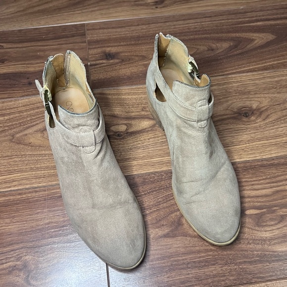 Neutral Ankle booties - Picture 2 of 4